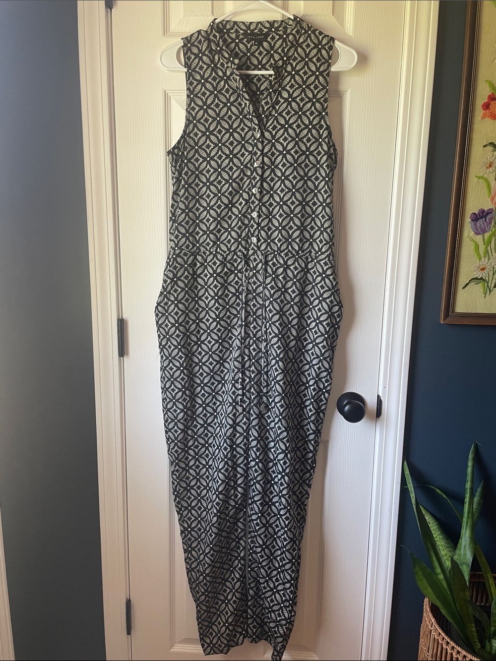 Sleeveless Black and White Geometric Jumpsuit